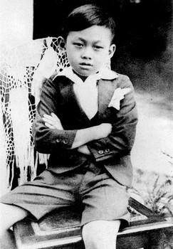 File:Lee Kuan Yew as a child.jpg