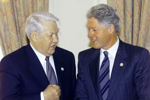 Файл:BorisYeltsin and BillClinton 1999-11-18.jpg