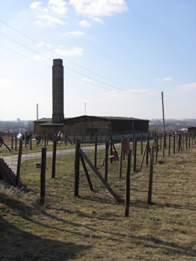 Файл:Majdanek - crematorium.jpg