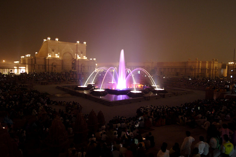 File:Akshardham fountain.jpg