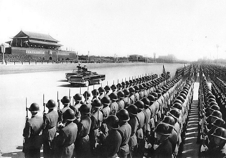 File:China 10th Anniversary Parade in Beijing 01.jpg