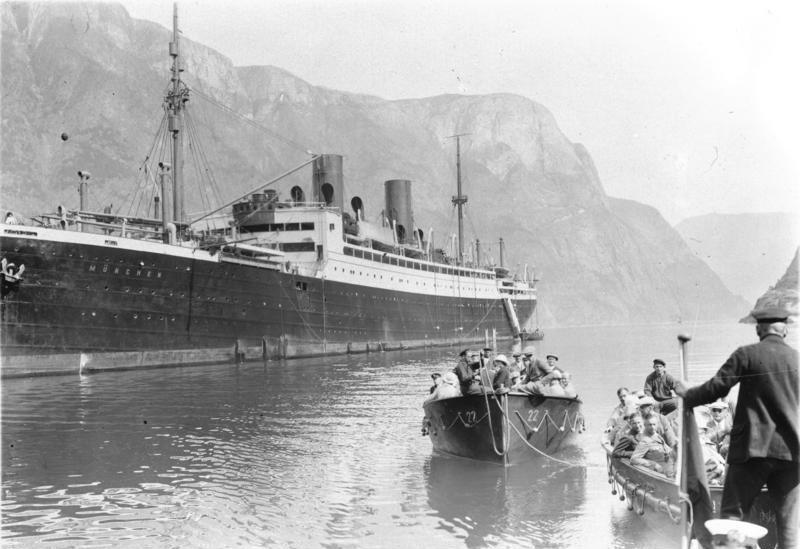 Файл:Bundesarchiv N 1572 Bild-1925-109, Polarfahrt mit Dampfer "München", Gutvangen.jpg