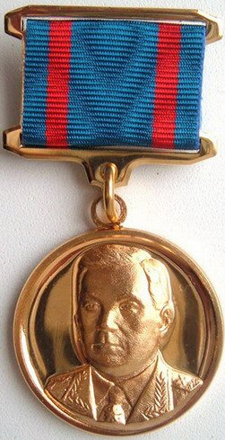 Файл:Badge Chief Marshal of Artillery Nedelin.jpg