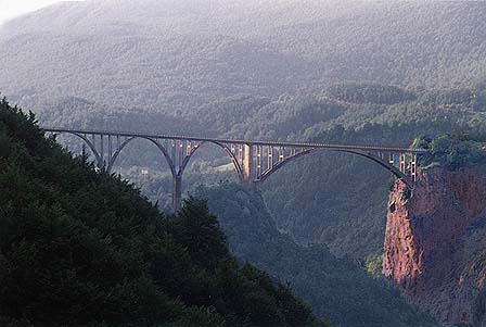 Archivo:Djurdjevica Tara bridge.jpg