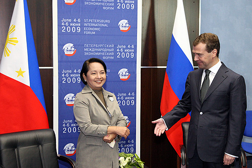 File:Dmitry Medvedev 5 June 2009-5.jpg