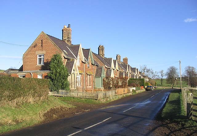 File:Houses at Howtel - geograph.org.uk - 301852.jpg