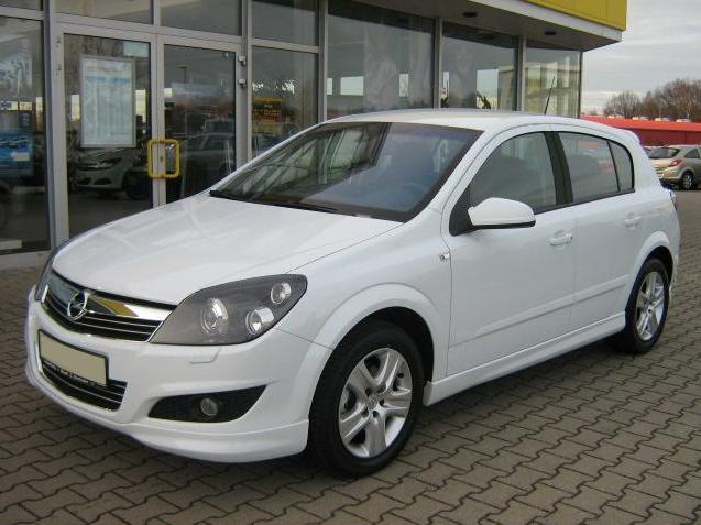 Archivo:Opel astra H.JPG