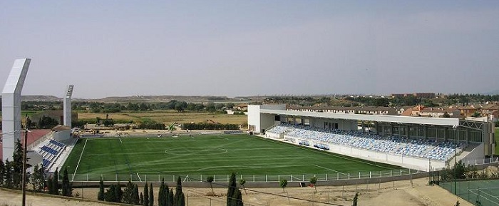 Archivo:Estadio Municipal de Ejea de los Caballeros.jpg