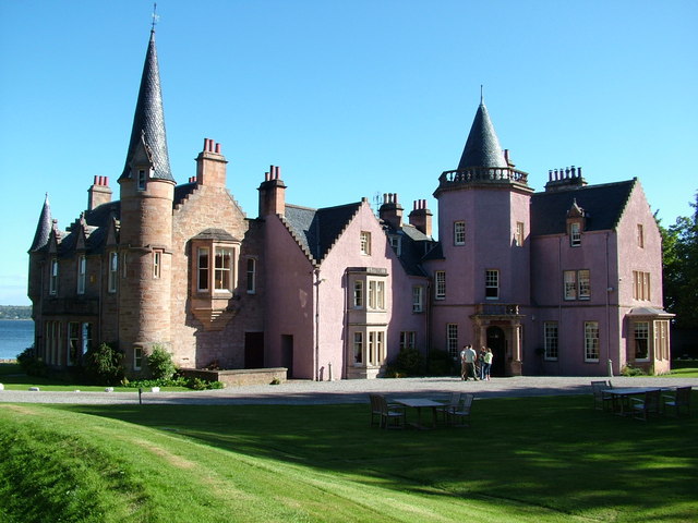 File:Bunchrew House Hotel - geograph.org.uk - 867885.jpg