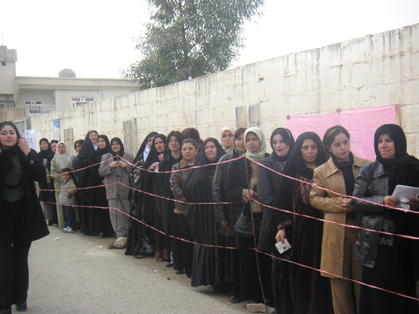 Файл:Iraqwomenvoters.jpg