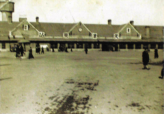 File:Tianjin (East) railway station 1948.jpg