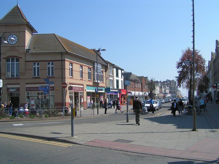 File:Clacton-on-Sea 700.jpg