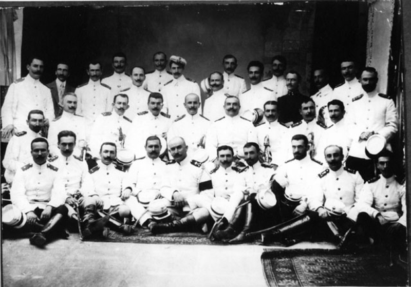 File:Greek officers who took part in the Macedonian Struggle.jpg