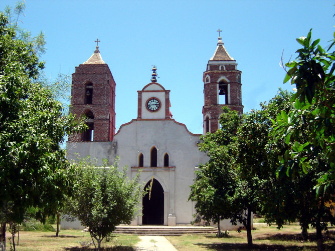 Archivo:Iglesia de Zirándaro Guerrero.jpg