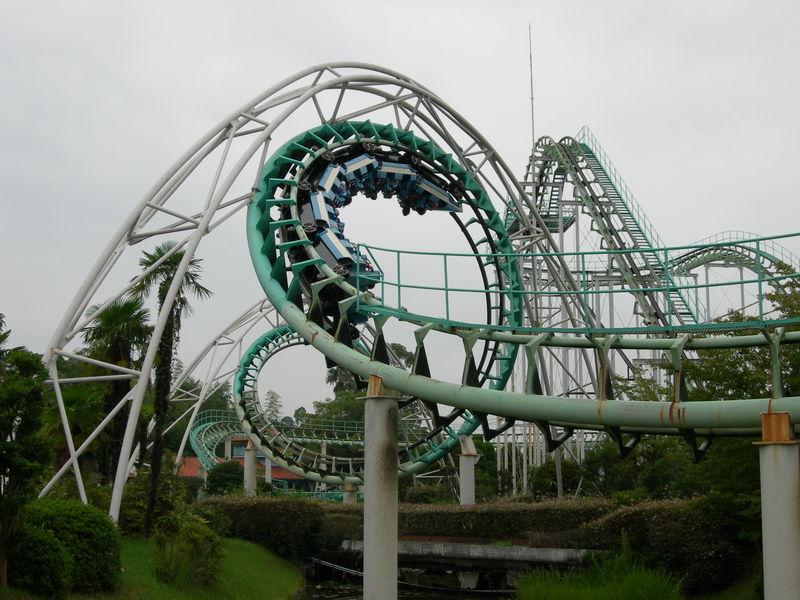 Archivo:Screw Coaster at Nara Dreamland.jpg