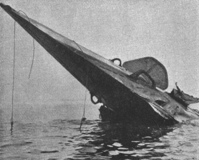 Файл:Wreck of Japanese submarine I-1 off Guadalcanal 1943.jpg