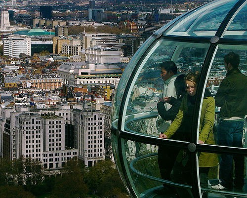 File:Londoneyecapsule.jpg