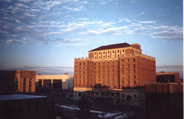 File:Terre Haute House Last Sunset prior to demolition.png