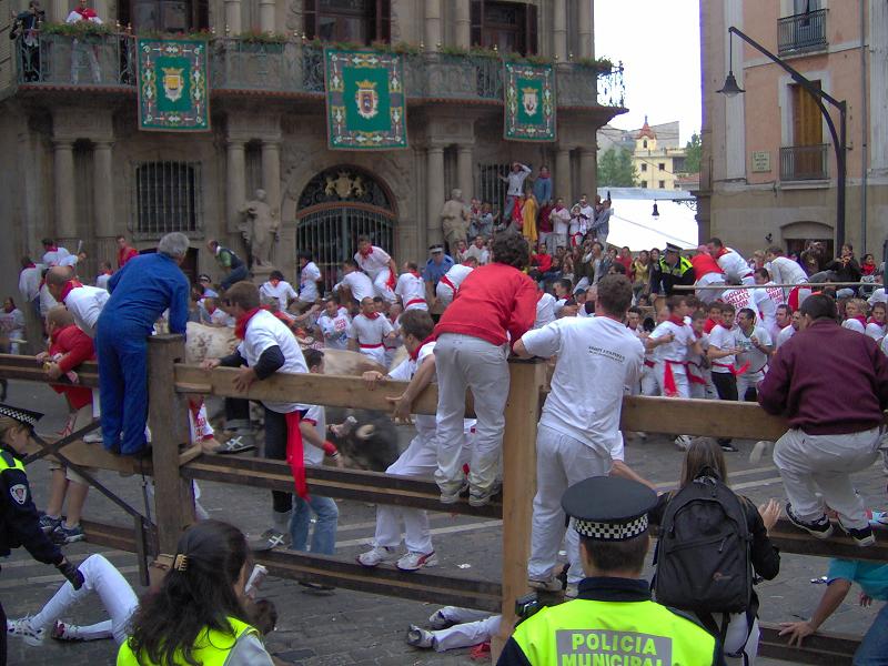 File:Encierro 7 de julio de 2005.jpg