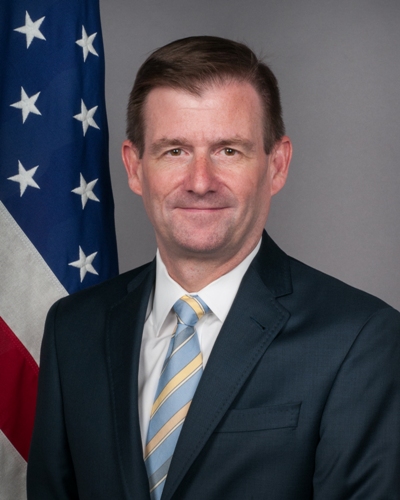 File:David Hale official photo.jpg