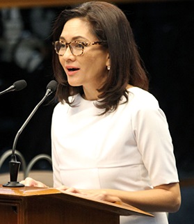 File:Hontiveros in 2016.jpg