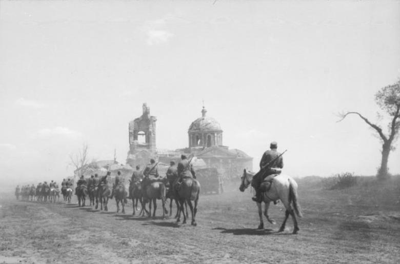 Файл:Bundesarchiv Bild 101I-022-2923-16A, Russland, Kavallerie.jpg