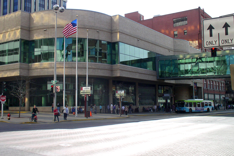 File:SpokaneTransitAuthority Plaza.jpg