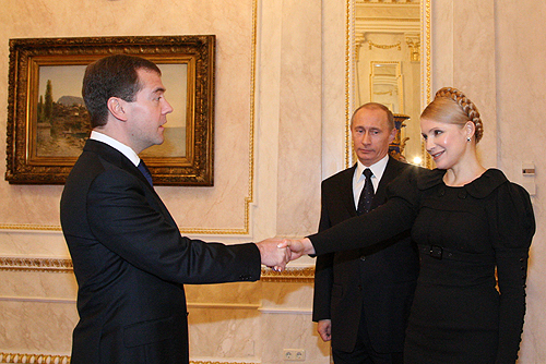 File:Medvedev, Putin and Tymoshenko.jpg