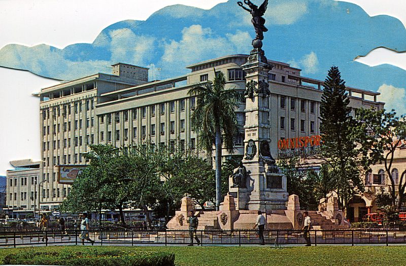 Archivo:Plaza Libertad.jpg