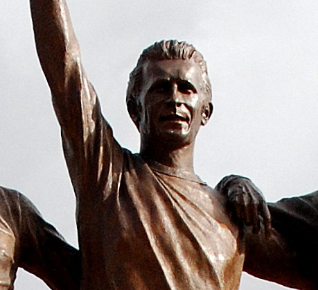 File:Dennis law statue.jpg