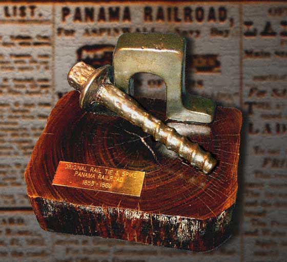 Archivo:PanamaRR Rail Spike Tie.jpg