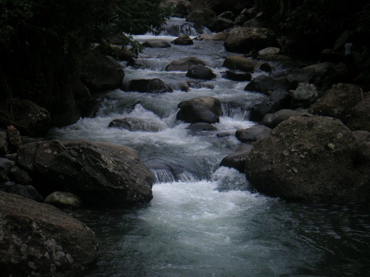 File:Río Guiza.jpg