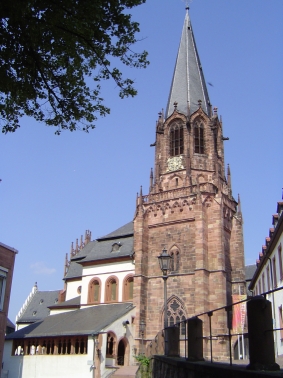 File:Stiftskirche Aschaffenburg.jpg