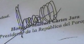 Файл:Presidente H. Cartes firma.jpg