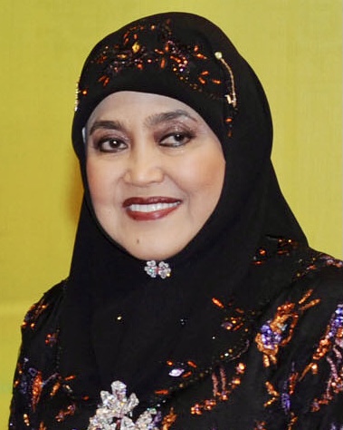 Archivo:Queen Saleha of Brunei 2013 (cropped).jpg