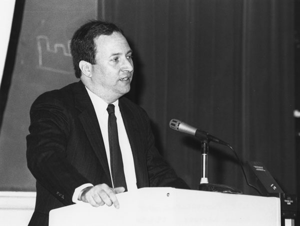 File:Lawrence Summers, 1990.jpg