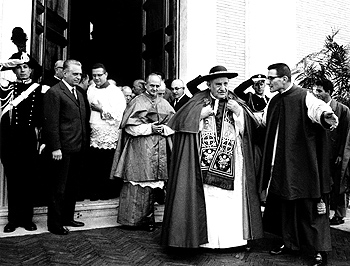 Archivo:Medicina Cattolica 1961 giovanniXXIII.jpg