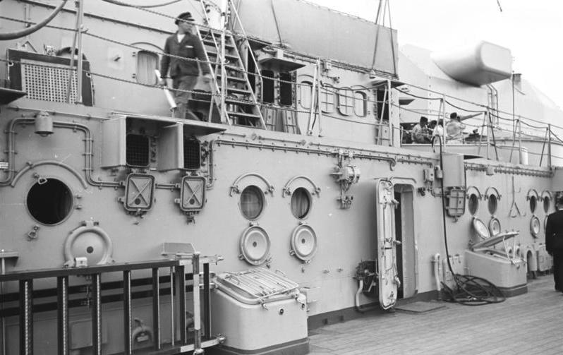 Файл:Bundesarchiv Bild 193-01-4-25, Schlachtschiff Bismarck.jpg