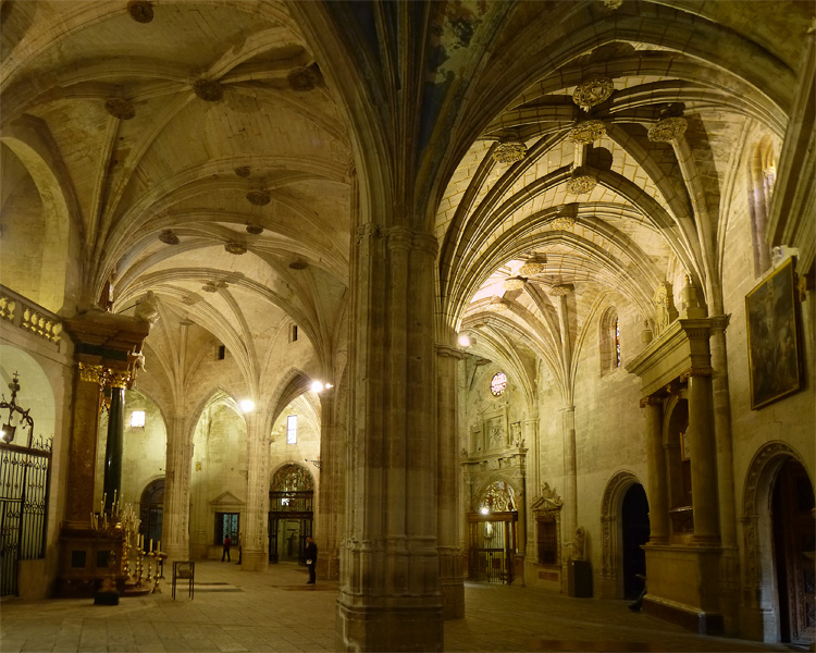 File:CastillaLaMancha Cuenca Catedral5 tango7174.jpg