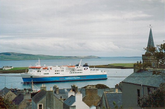 Файл:Ferry at Stromness - geograph.org.uk - 33729.jpg