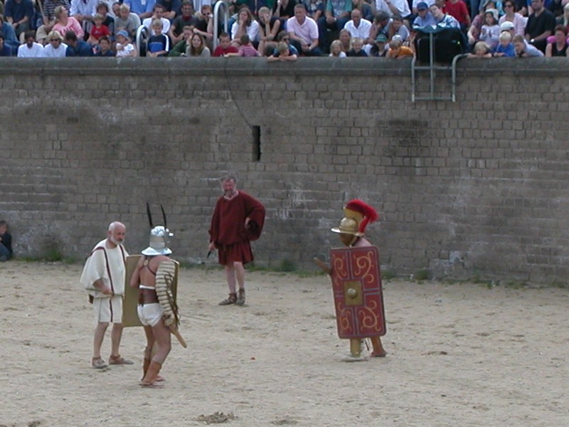 Файл:Provocator vs Murmillo at Xanten.jpg