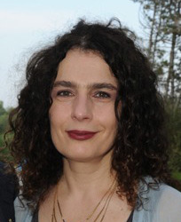 File:Arsinée Khanjian at a CFC event (9263601974).jpg