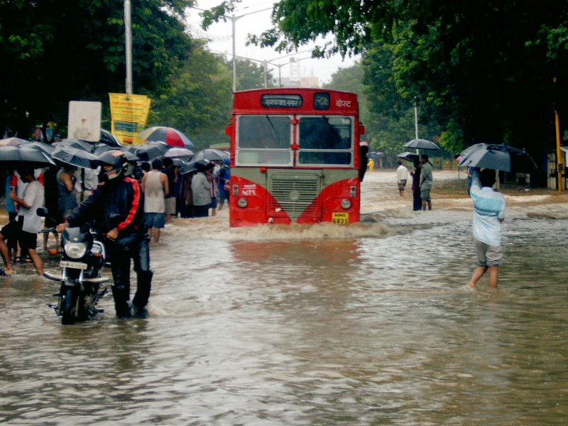 File:Bombay flooded street.jpg