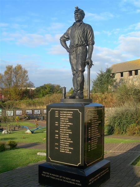 File:Muirkirk Miners' Memorial.jpg