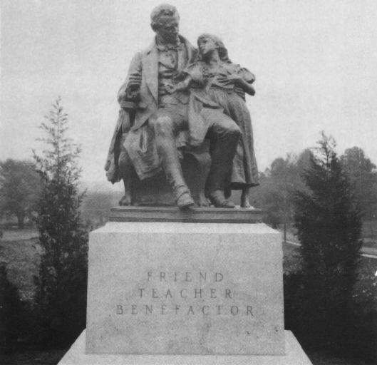 File:Statue of alice cogswell and thomas hopkins gallaudet.jpg