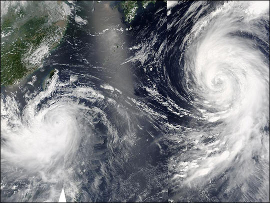 File:Typhoon mindulle and tingting 2004 june 30.jpg