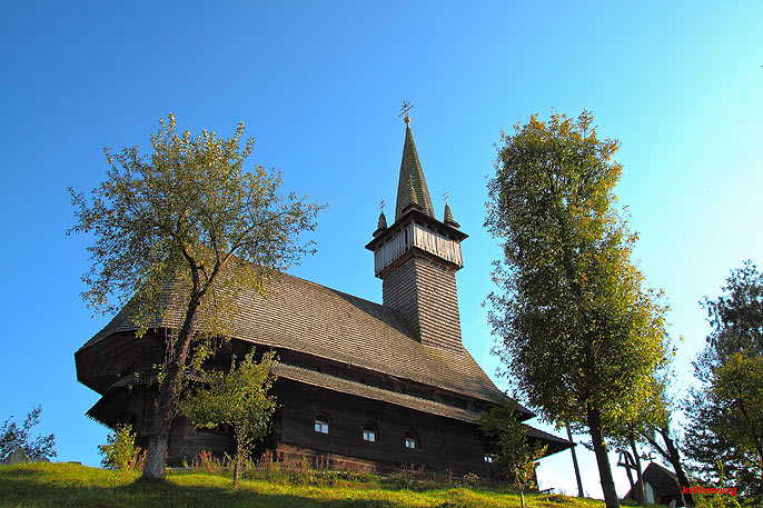 File:Дерев'яна церква в селі Нижня Апша..jpg