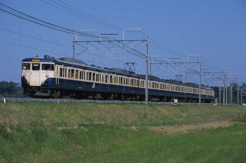 File:113-1000 at Sobu Main Line.jpg