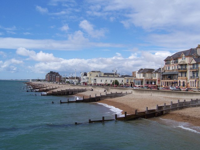 File:Bognor Regis - geograph.org.uk - 537839.jpg