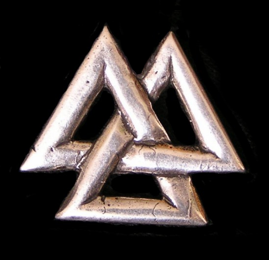 Файл:Metallic Valknut black background.PNG